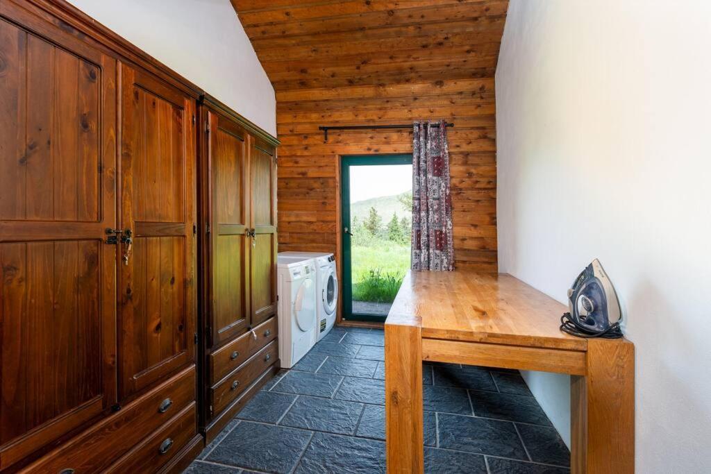 Heather Lodge With Sea And Mountain Views リーノーン エクステリア 写真